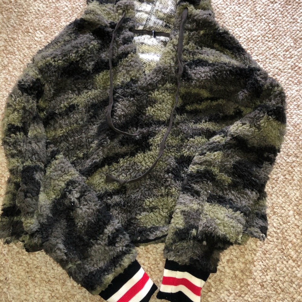 Camo cropped sweatshirt